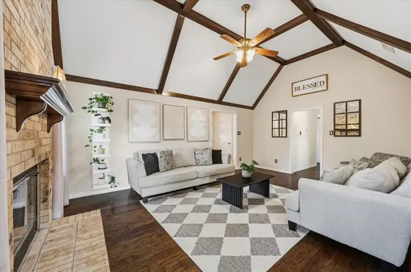 101 Randy Road, Pecan Hill, TX 75165