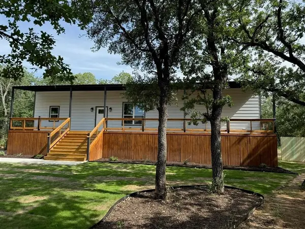145 Greenbriar Court, Runaway Bay, TX 76426