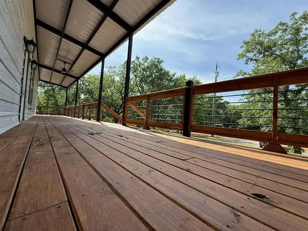145 Greenbriar Court, Runaway Bay, TX 76426