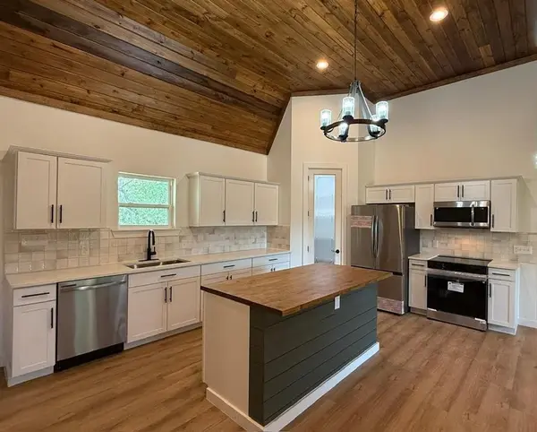 145 Greenbriar Court, Bridgeport, TX 76426