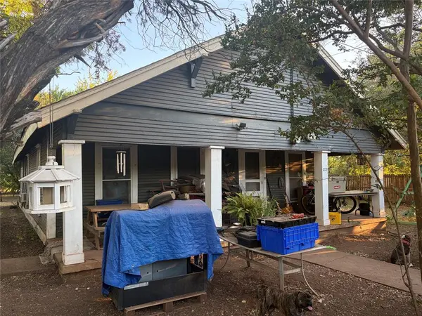 112 E Indiana Avenue, Midlothian, TX 76065