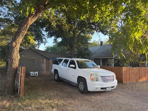 112 E Indiana Avenue, Midlothian, TX 76065