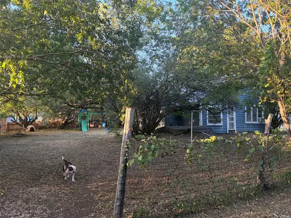 112 E Indiana Avenue, Midlothian, TX 76065