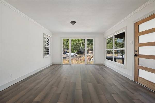 2324 Prichard Lane, Dallas, TX 75227