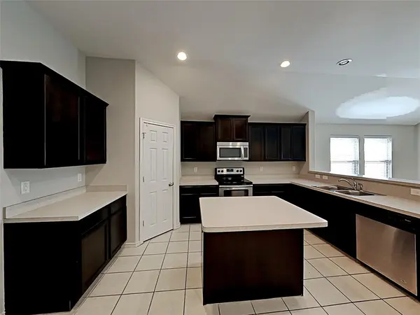 10129 Blue Bell Drive, Fort Worth, TX 76108