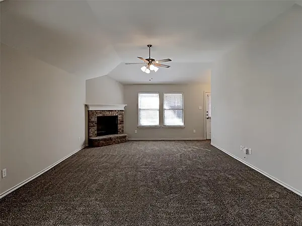 10129 Blue Bell Drive, Fort Worth, TX 76108