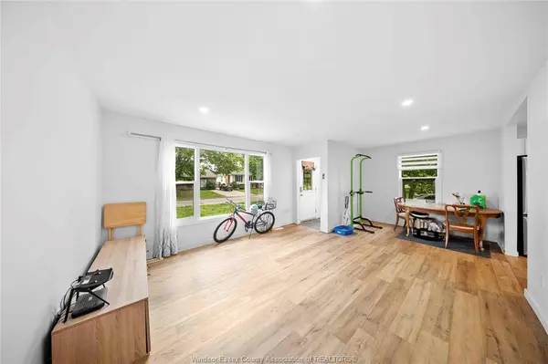 3495 LONGFELLOW Avenue #UNIT A, Windsor, ON N9E 2L8