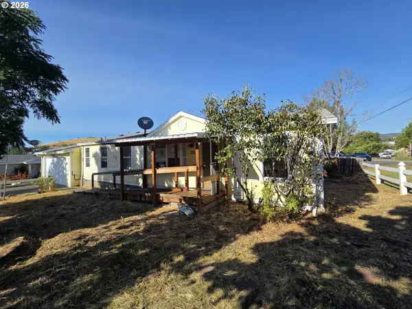 111 KISS CT, Roseburg, OR 97471