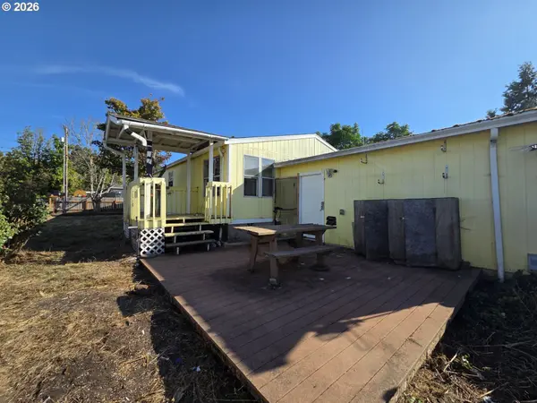 111 KISS CT, Roseburg, OR 97471