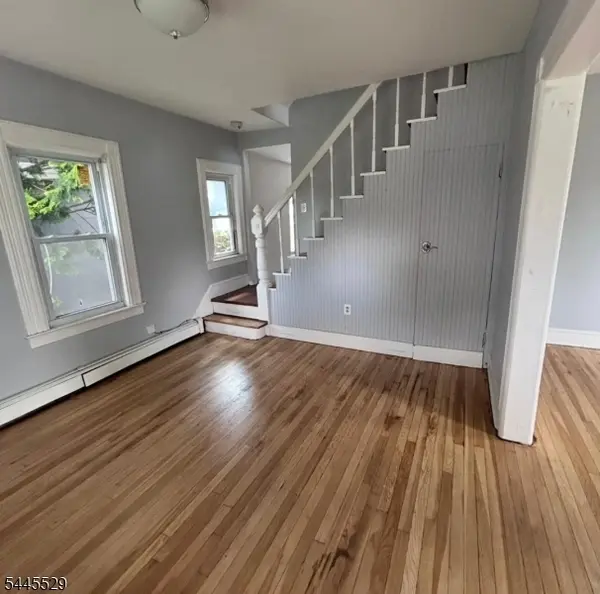 11 Baker St, Dover Town, NJ 07801