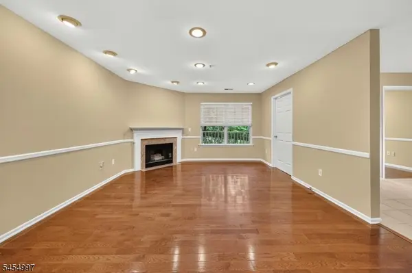4 Springholm Drive, Berkeley Heights Twp., NJ 07922