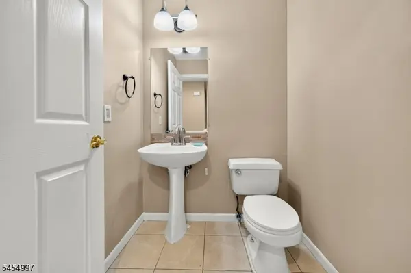 4 Springholm Drive, Berkeley Heights Twp., NJ 07922