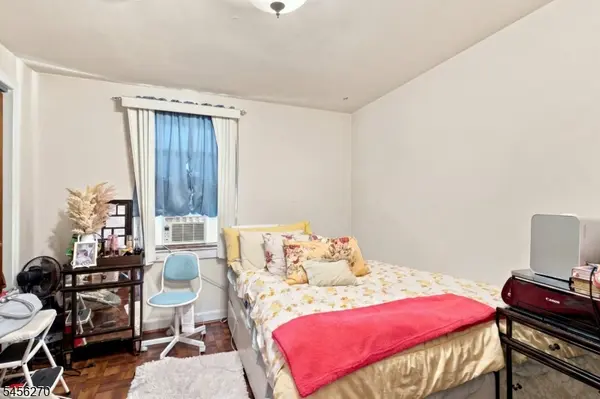 85 Grant St, Fairview Boro, NJ 07022