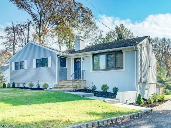 16 Amelia St, North Caldwell Boro, NJ 07006