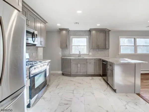 16 Amelia St, North Caldwell Boro, NJ 07006