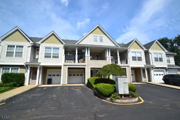 4 Collura Ln, Clifton City, NJ 07012