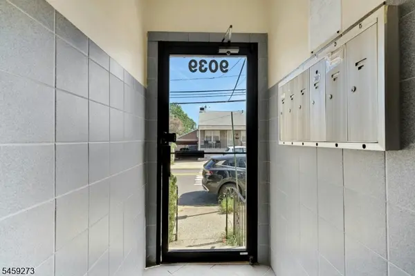 9039 Palisade Ave #4, North Bergen Twp., NJ 07047
