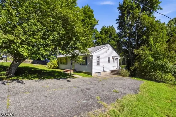24 Jordan Ter, Dover Town, NJ 07801
