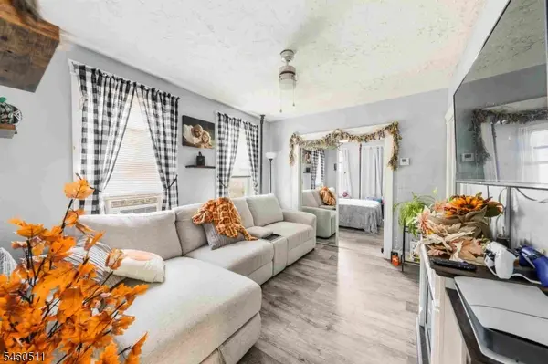 47 E 27Th St, Bayonne City, NJ 07002