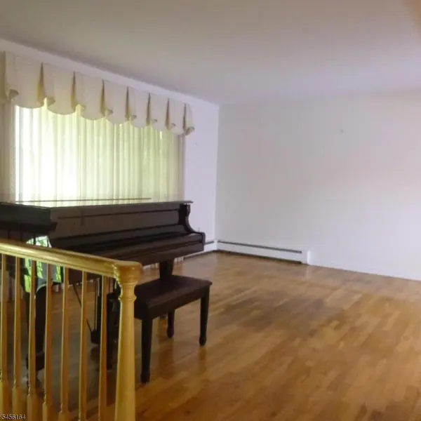 407 Lafayette Ave, Westwood Boro, NJ 07675