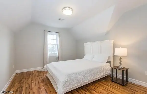 27 Center St, Chatham Boro, NJ 07928