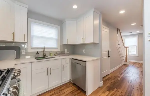 27 Center St, Chatham Boro, NJ 07928