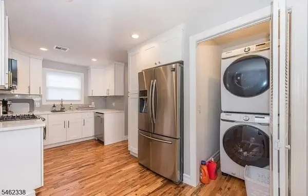 27 Center St, Chatham Boro, NJ 07928