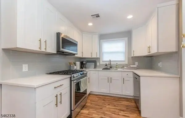 27 Center St, Chatham Boro, NJ 07928