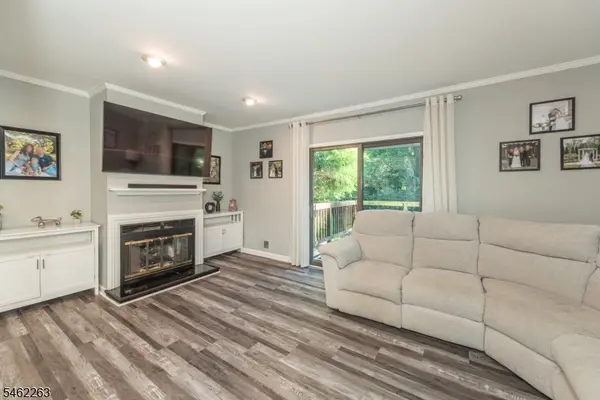 22 Indian Spring Ln, High Bridge Boro, NJ 08829