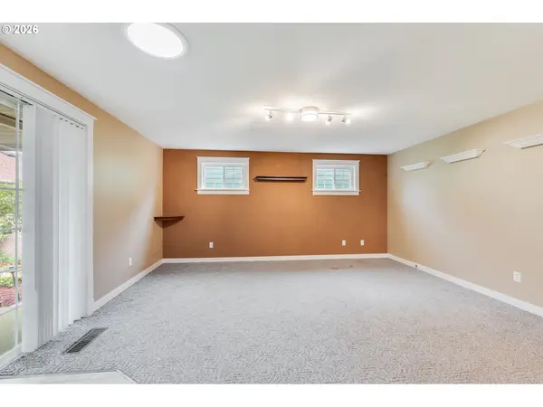 1967 ASTOR WAY, Woodburn, OR 97071