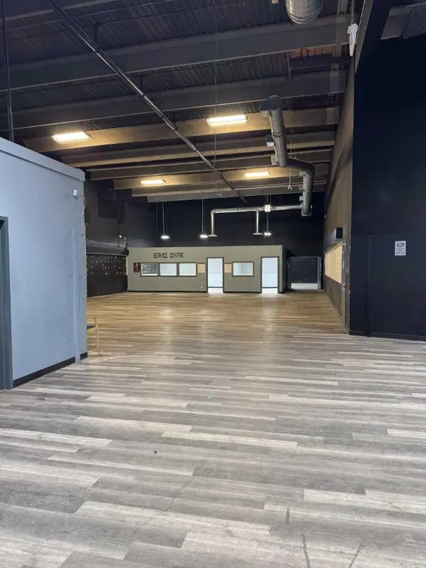 1411 33 ST NE #6, Calgary, AB T2A 5P1