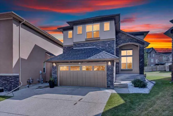 25 Sherwood Close NW, Calgary, AB T3R 0B3