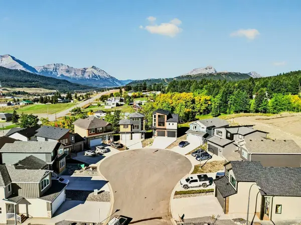 8603 25 AVE, Coleman, AB T0K 0M0
