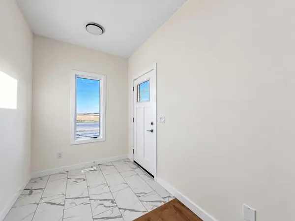 2337 waterbury RD, Chestermere, AB T1X 3L8