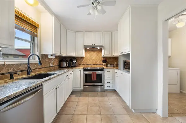 778 County Road 123, Edna, TX 77957