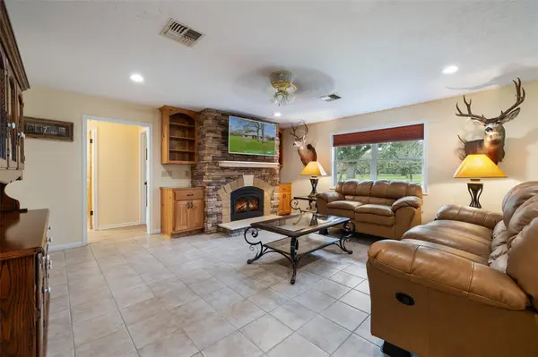 778 County Road 123, Edna, TX 77957