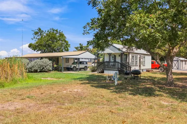 2840 Riverwood Rd., Gonzales, TX 78629