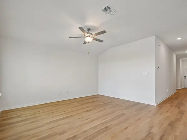 125 Sleep HOLW, Jarrell, TX 76537