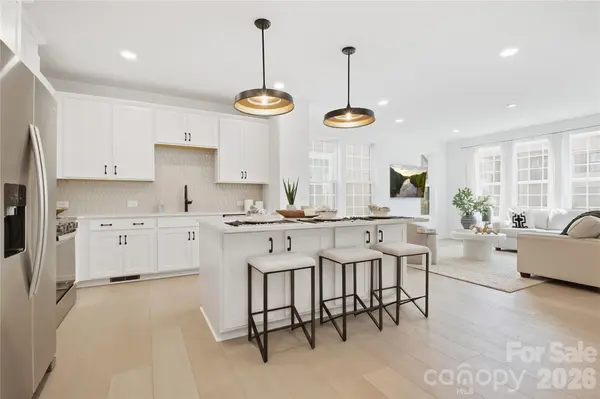 7052 Westrow AVE, Charlotte, NC 28278