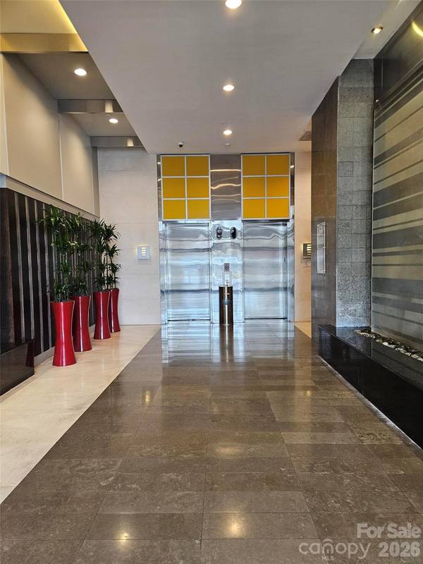 333 W Trade ST #1202, Charlotte, NC 28202