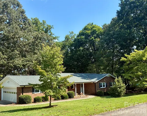 116 White Dogwood LN, Statesville, NC 28625