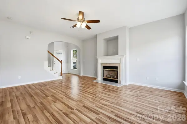 1813 Crabapple Tree LN, Charlotte, NC 28214
