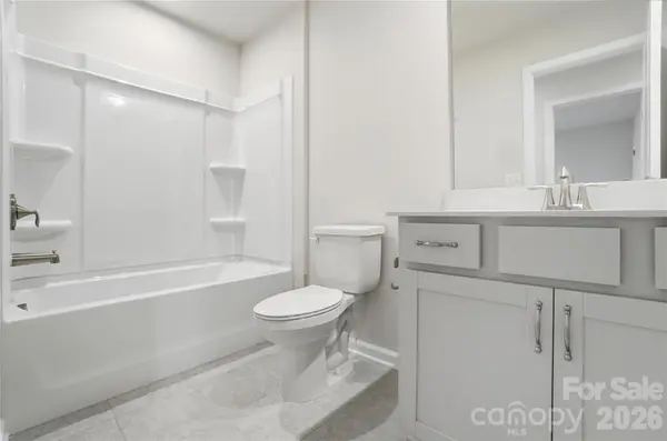 5212 Wyes Oak LN, Charlotte, NC 28269