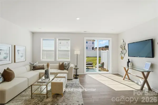 5226 Wyes Oak LN, Charlotte, NC 28269