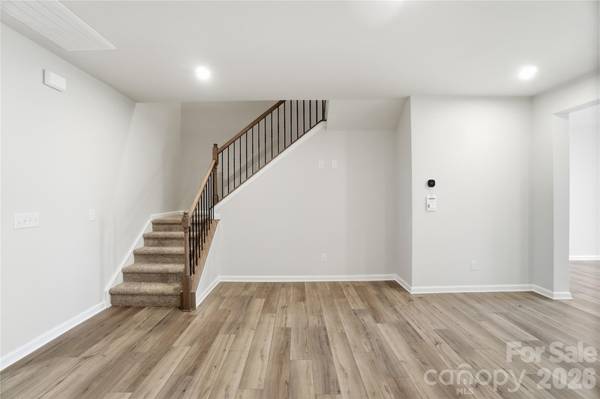 5230 Wyes Oak LN, Charlotte, NC 28269