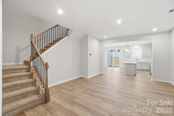 5230 Wyes Oak LN, Charlotte, NC 28269