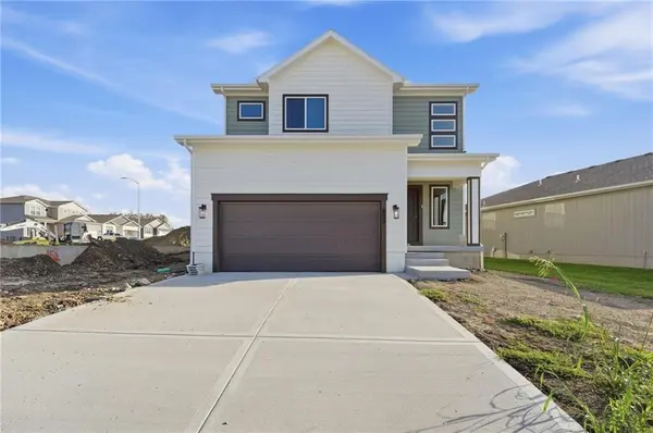 803 Glenn CIR, Raymore, MO 64083