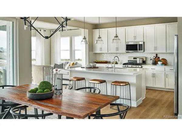 726 Bradley, Elizabeth, CO 80107