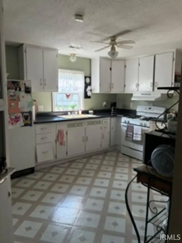 568 Van Buren AVE, Peru, IN 46970