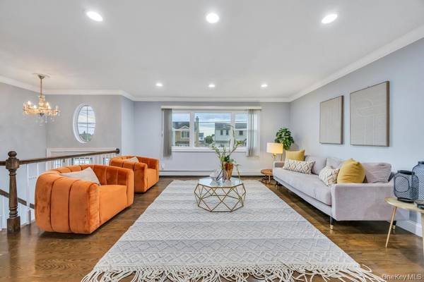 226 Princess ST, Hicksville, NY 11801